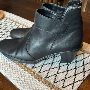 Black Rieker lightly lined side zip ladies boots